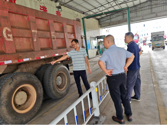 区交通运输局深入机动车检测站指导安全生产工作